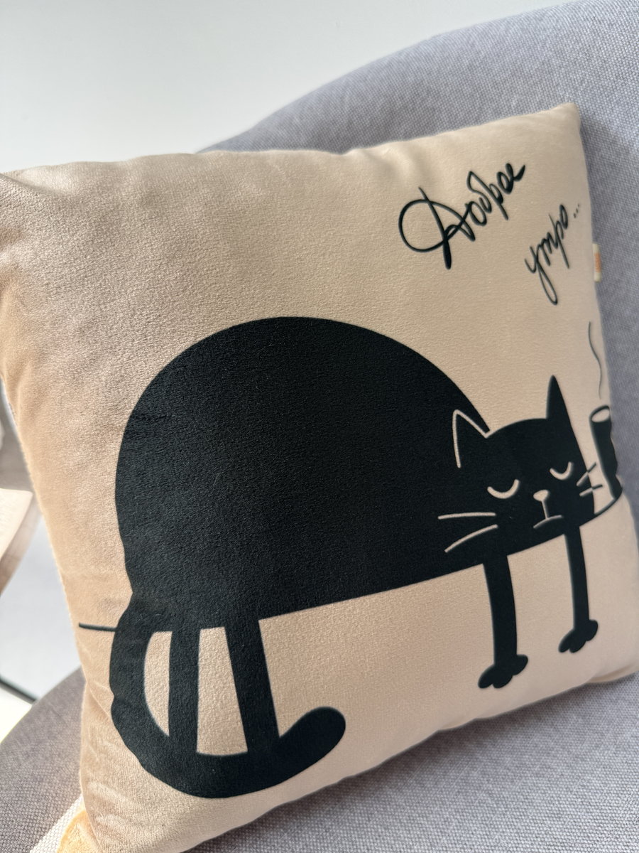 Подушка декоративная MEOW.  35x35. Каталог Матекс