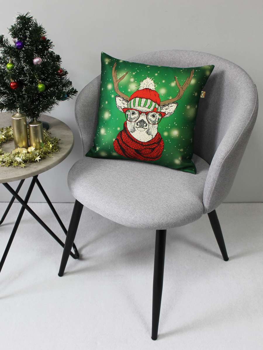 Подушка декоративная HAPPY NEW YEAR. CHRISTMAS. ОЛЕНЬ В КРАСНОЙ ШАПКЕ. 38x38. Каталог Матекс