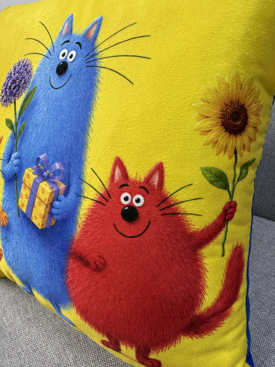 Подушка декоративная KOTOKLISM. ТРИ КОТА 33x33. Каталог Матекс Подушка декоративная KOTOKLISM. ТРИ КОТА 33x33. Каталог Матекс