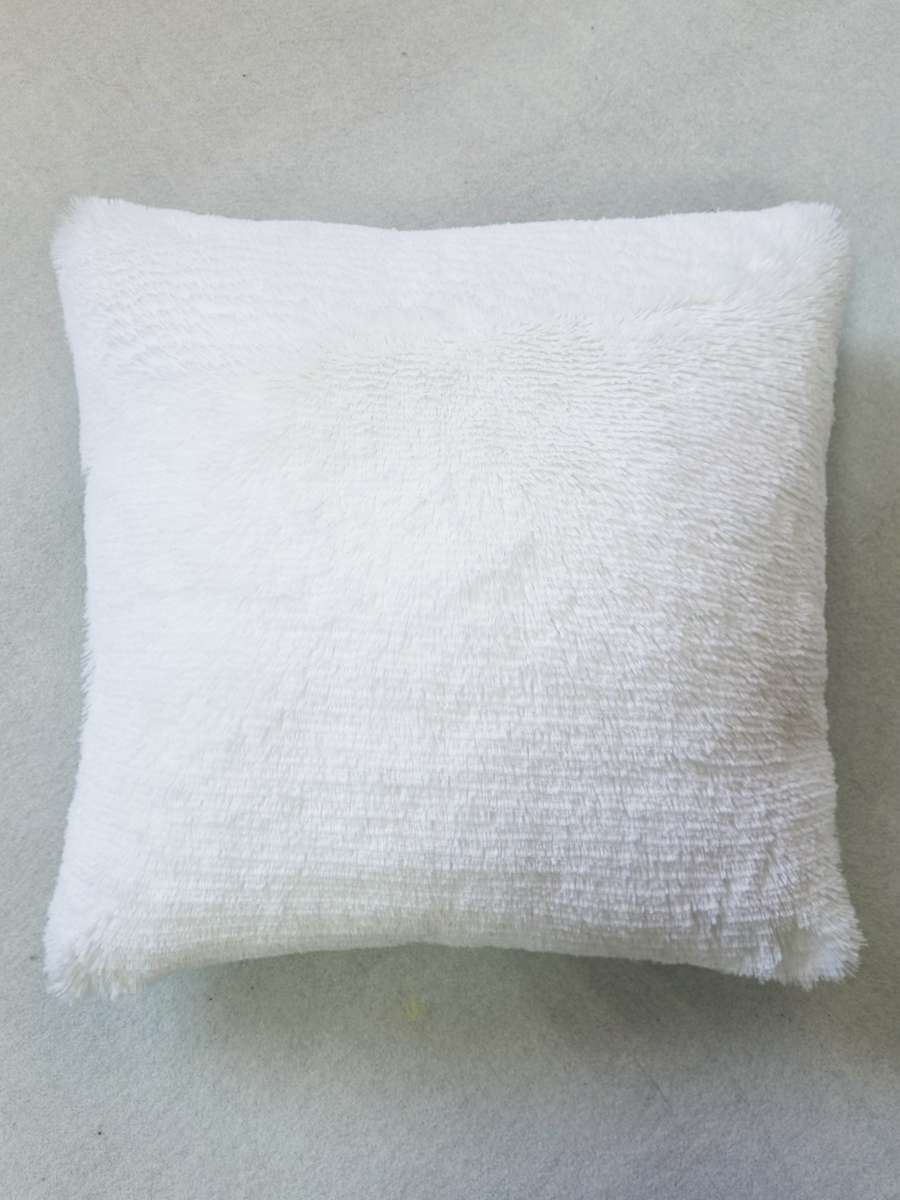 Подушка декоративная PLUSH. 43x43. Каталог Матекс Подушка декоративная PLUSH. 43x43. Каталог Матекс