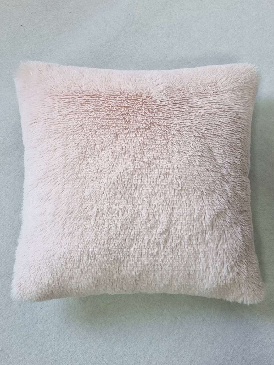 Подушка декоративная PLUSH. 43x43. Каталог Матекс Подушка декоративная PLUSH. 43x43. Каталог Матекс