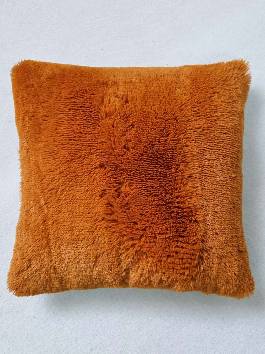 Подушка декоративная PLUSH. 43x43. Каталог Матекс Подушка декоративная PLUSH. 43x43. Каталог Матекс