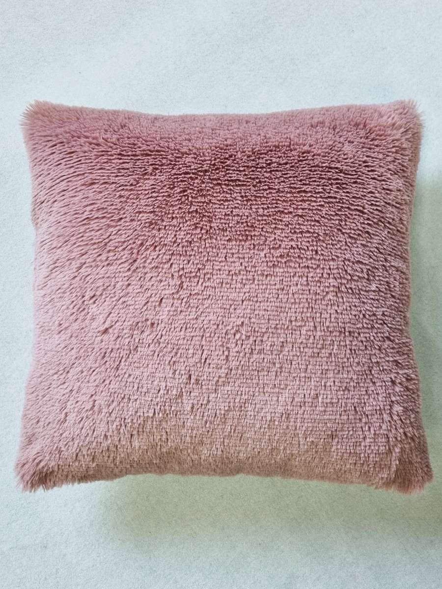 Подушка декоративная PLUSH. 43x43. Каталог Матекс Подушка декоративная PLUSH. 43x43. Каталог Матекс