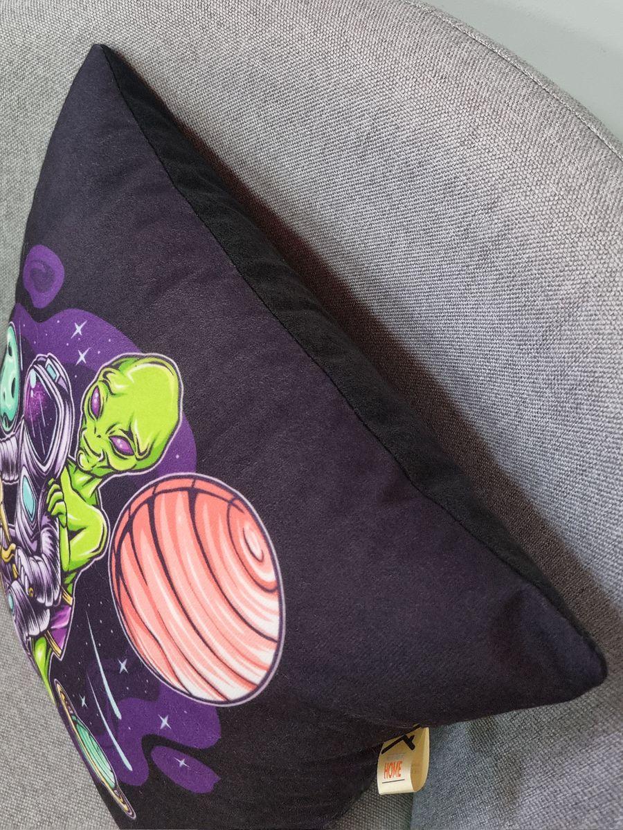 Подушка декоративная NEXT. ИНОПЛАНЕТЯНИН 33x33. Каталог Матекс Подушка декоративная NEXT. ИНОПЛАНЕТЯНИН 33x33. Каталог Матекс