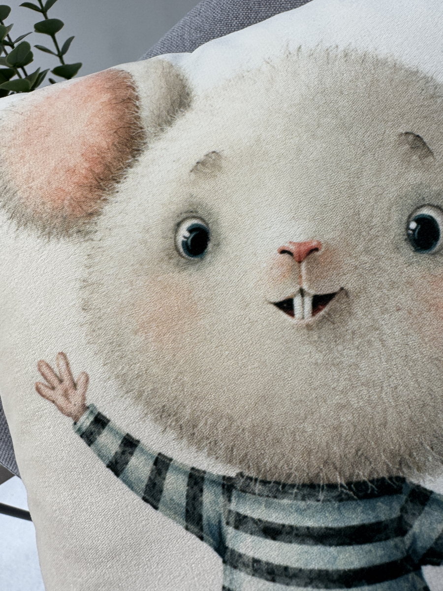 Подушка декоративная FLUFFY. МЫШОНОК 33x33. Каталог Матекс Подушка декоративная FLUFFY. МЫШОНОК 33x33. Каталог Матекс