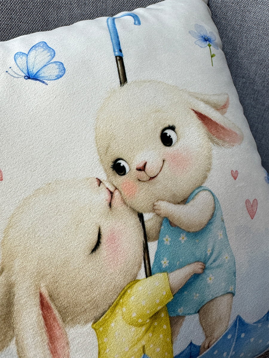 Подушка декоративная FLUFFY. ЗАЙКИ В ЗОНТИКЕ 33x33. Каталог Матекс