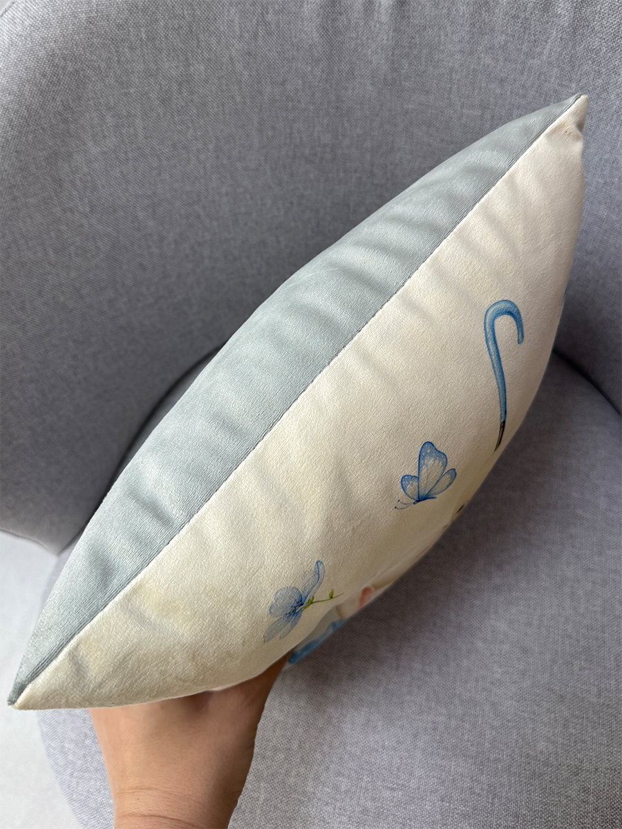 Подушка декоративная FLUFFY. ЗАЙКИ В ЗОНТИКЕ 33x33. Каталог Матекс