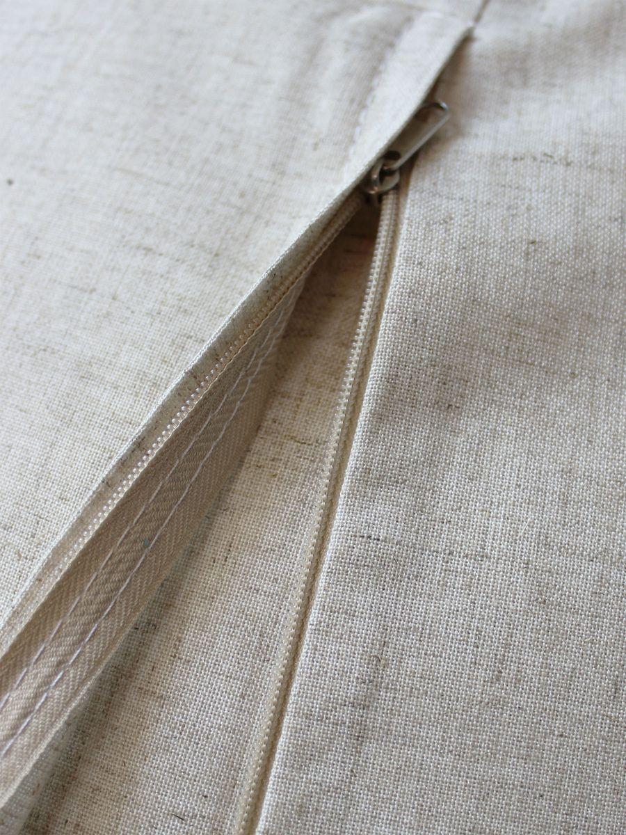 Подушка декоративная WORDS. МОЙ РУКИ, ЕШЬ ГРЕЧКУ 40x40. Каталог Матекс