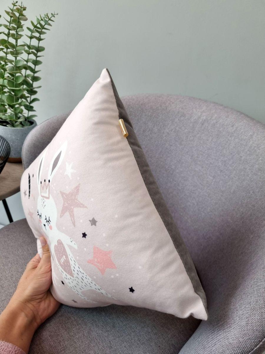 Подушка декоративная FANTASY. ЗАЙКА ВОЛШЕБНИК 33x33. Каталог Матекс Подушка декоративная FANTASY. ЗАЙКА ВОЛШЕБНИК 33x33. Каталог Матекс