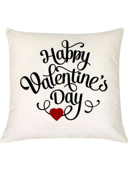Подушка декоративная LOVE STORY  40x40  HAPPY VALENTINE DAY  Артикул 09-030  Цвет: Молочный черный  Палитра: Бежевый, Черный 
