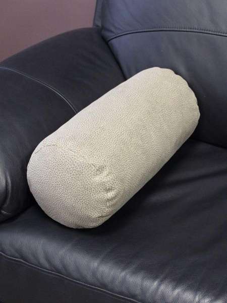 Подушка декоративная ВАЛИК. ELEPHANT 39x19 ELEPHANT ВАЛИК Артикул 44-901 Цвет: светло-коричневый